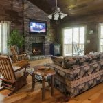 Dogwood Breeze Cabin-Living Room